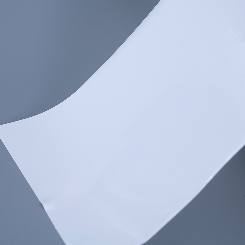 Matériaux d'étiquette de film vinyle PET brillant 25mic avec rouleau géant adhésif acrylique pour impression à jet d'encre