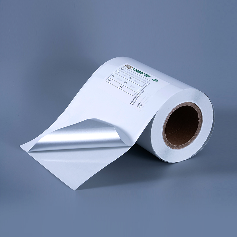 Film Polyester aluminisé blanc brillant 25mic, étiquette auto-adhésive avec adhésif acrylique à base d'eau pour impression à jet d'encre