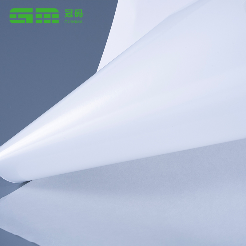 Rouleau d'étiquettes en papier synthétique PP congelé 75 microns avec adhésif congelé